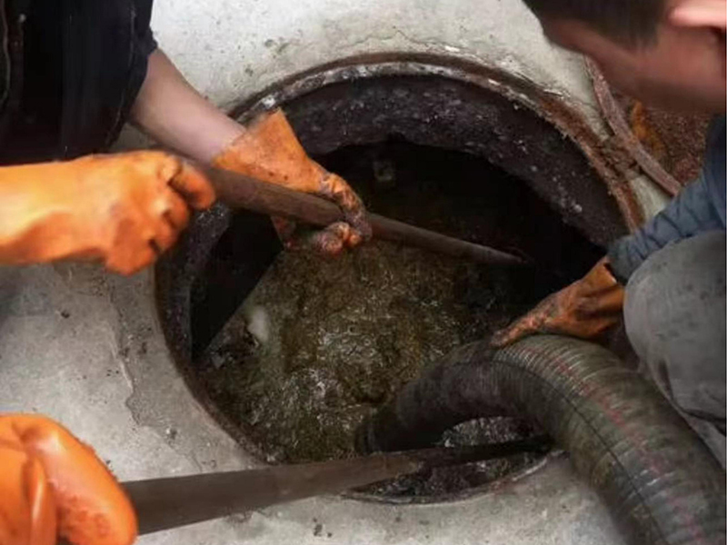 兴业清理化粪池时如何避免沼气的危害?